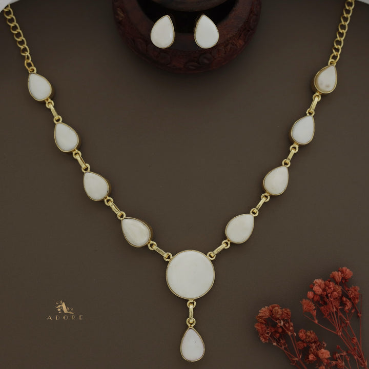 Golden Candy Drop And Round Neckpiece With Stud