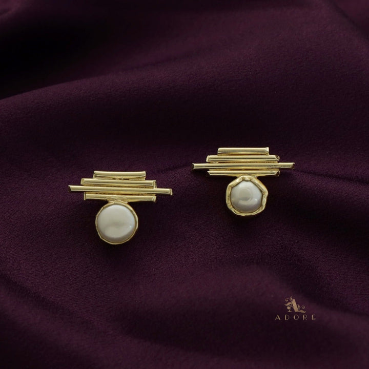 Golden Sticky Lines Baroque Earring