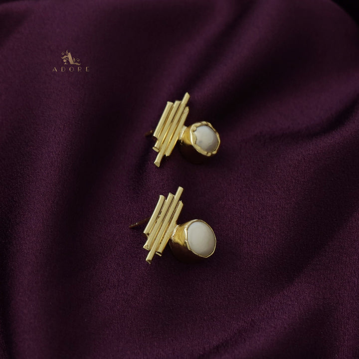 Golden Sticky Lines Baroque Earring