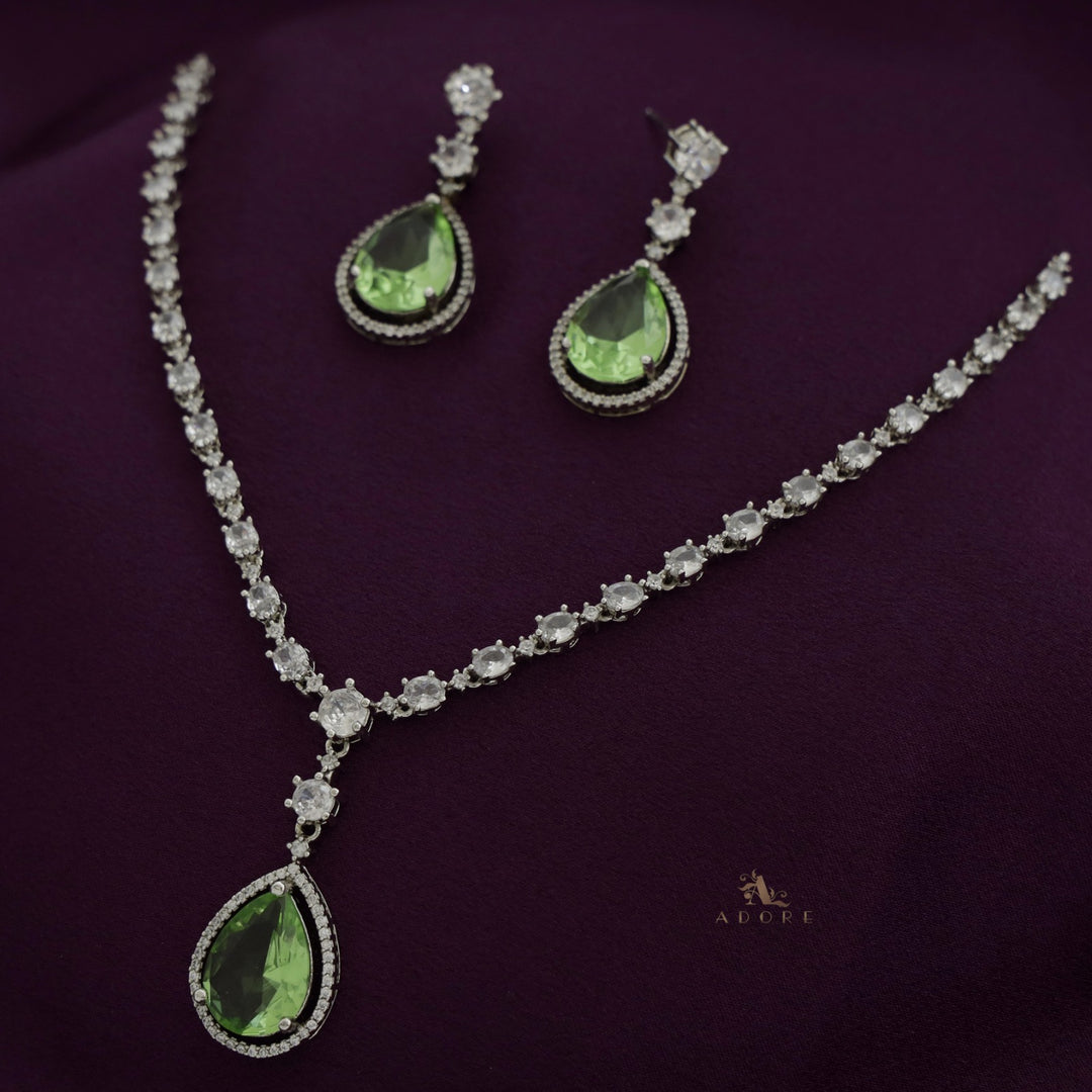 Silver Mirielle Glossy Drop Neckpiece With Earring