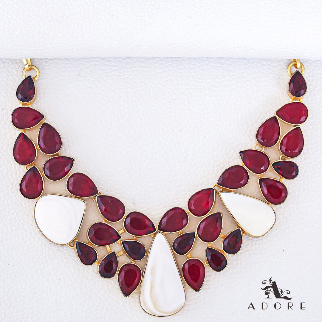 Ovya Bold Neckpiece