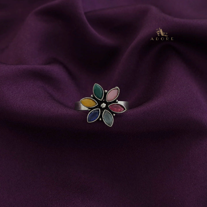 Flora Glossy Flower Ring