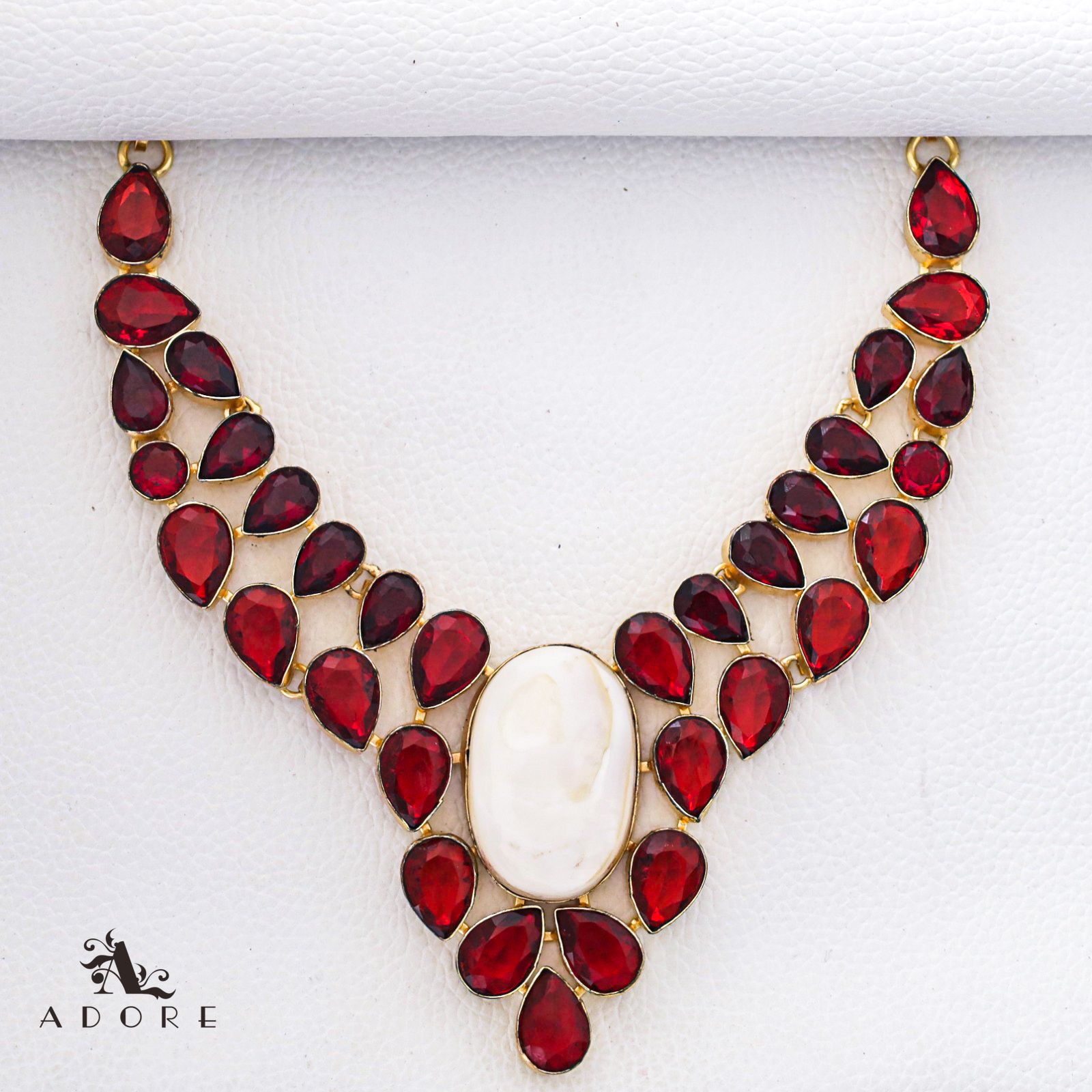 Maroon neck piece 2025