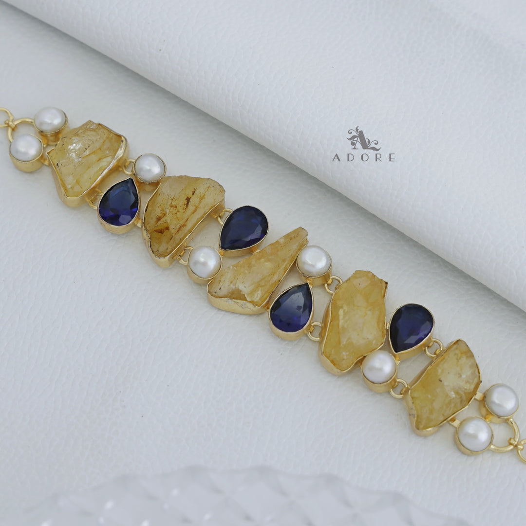 Mila Pearl Choker