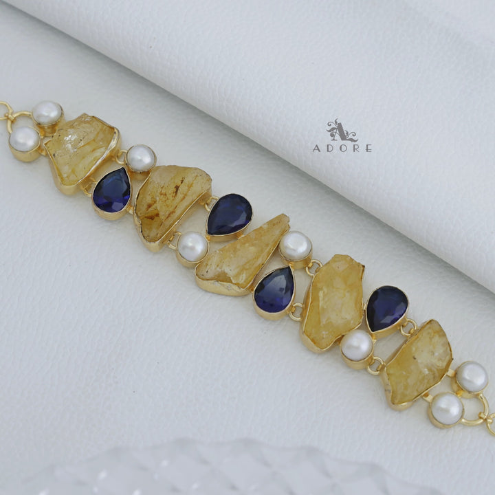 Mila Pearl Choker
