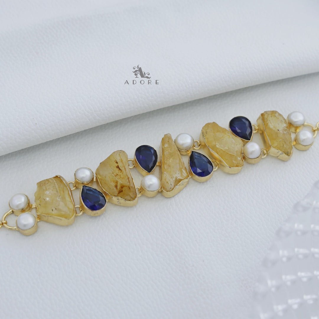 Mila Pearl Choker