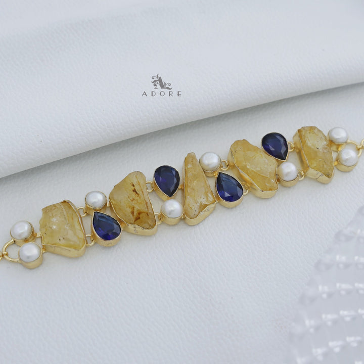 Mila Pearl Choker