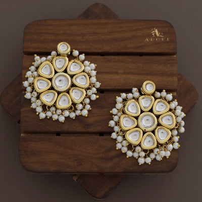 Samvritha Kundan Choker With Earrings