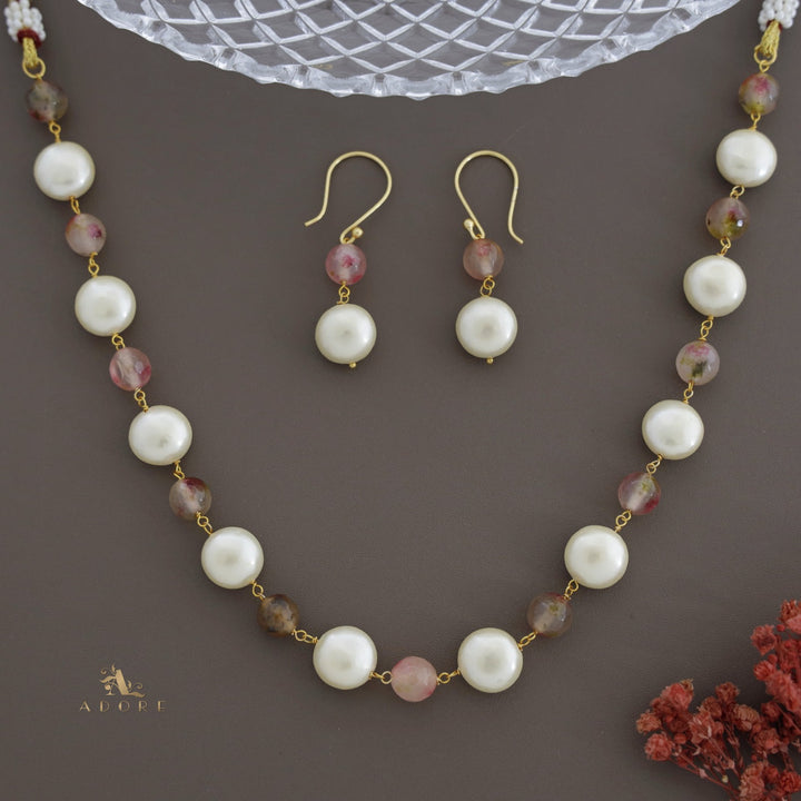 Harriet Pearl Neckpiece With Drop