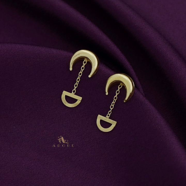 Golden Chainy Moon Earring