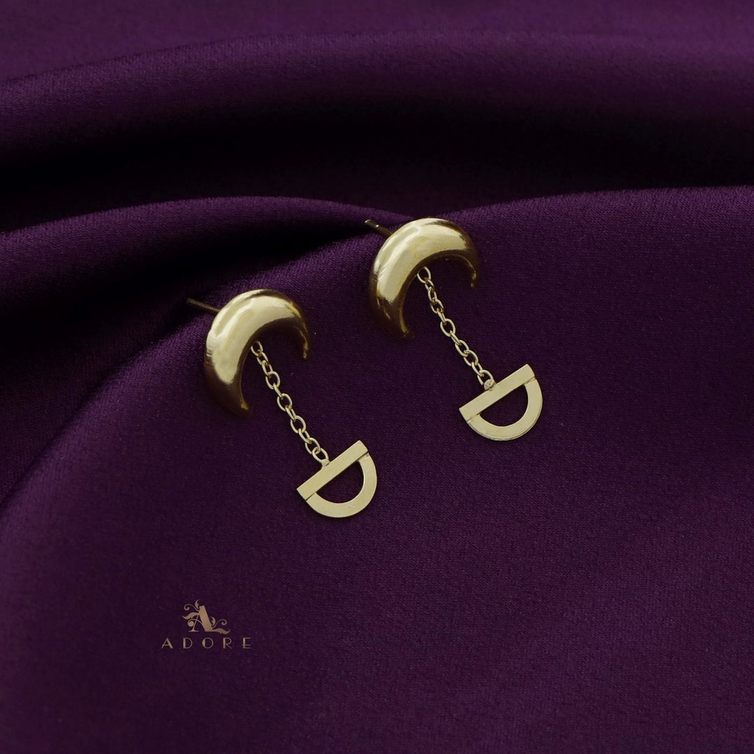Golden Chainy Moon Earring
