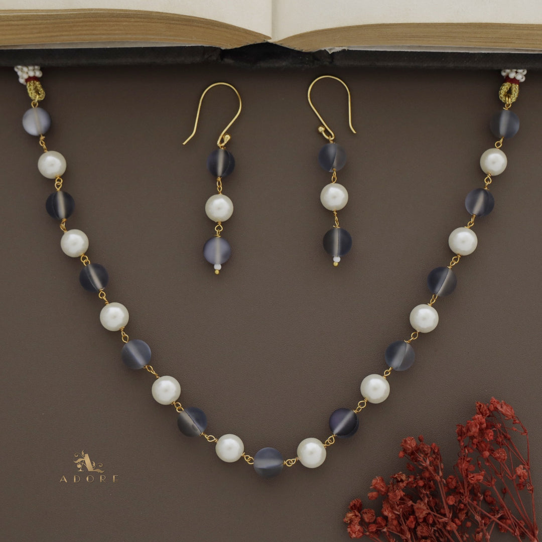 Sapphira Pearl Short Neckpiece With Drop