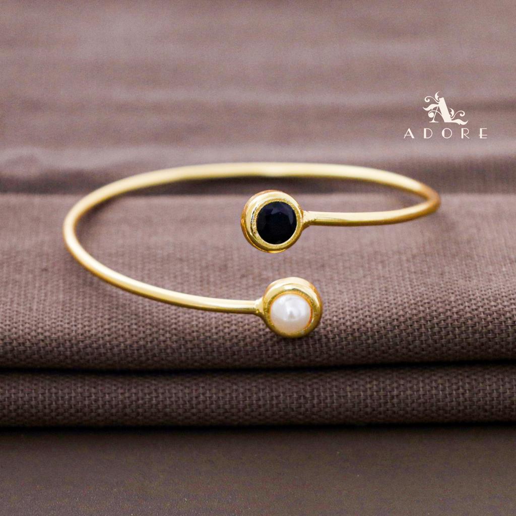 Round Glossy + Pearl Bangle
