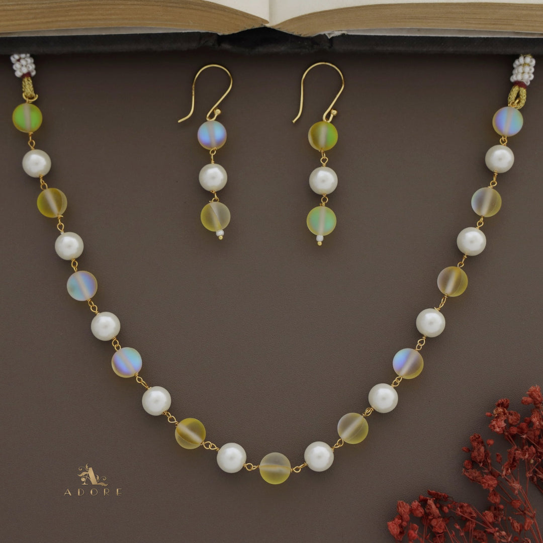 Sapphira Pearl Short Neckpiece With Drop