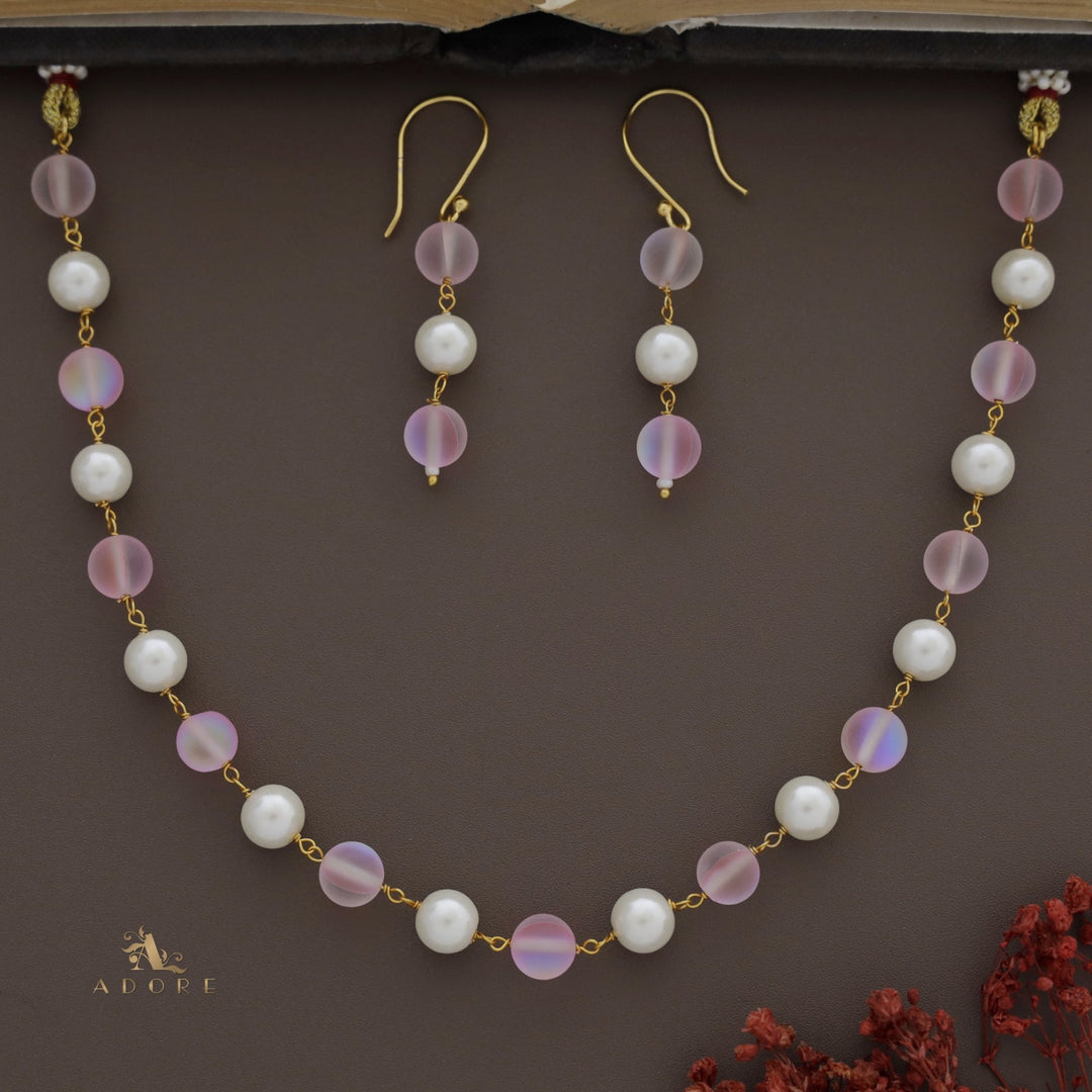 Sapphira Pearl Short Neckpiece With Drop