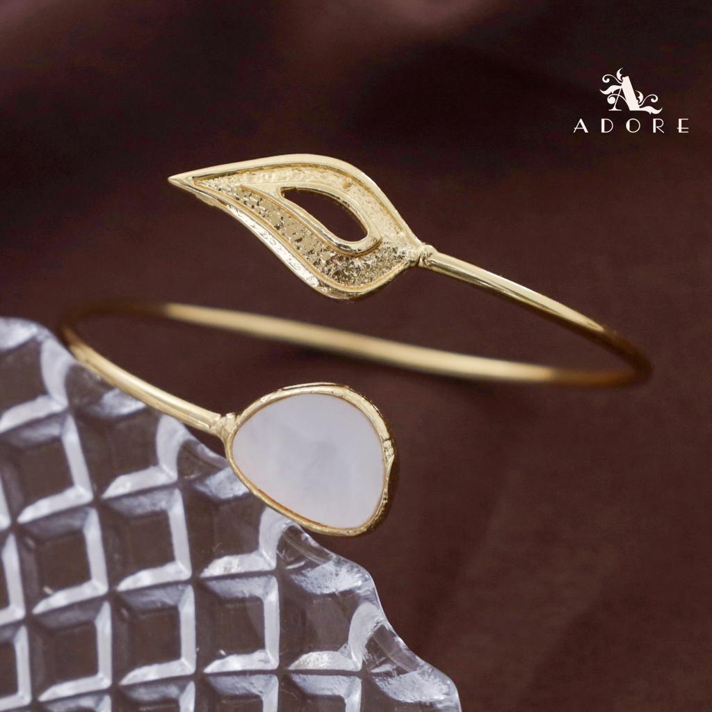 Abriana Glossy Leafy Bangle