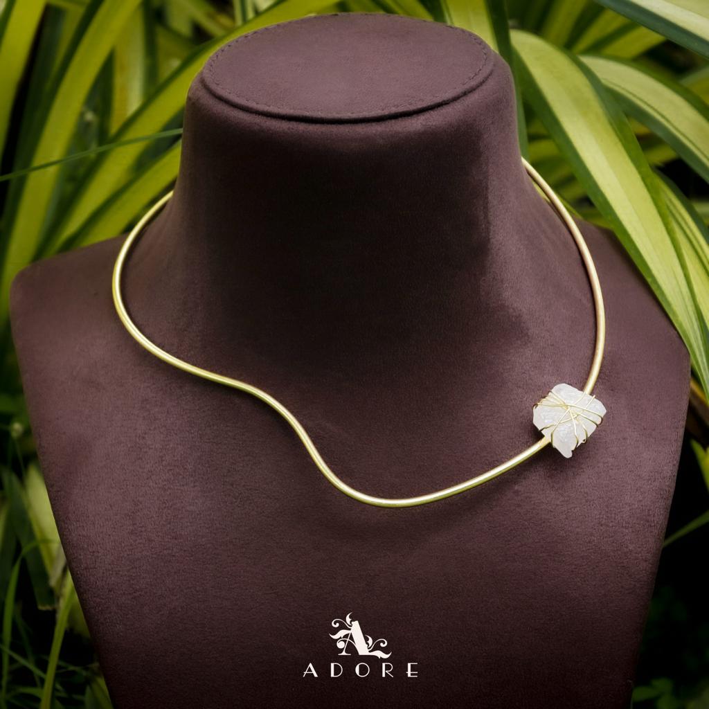 Alame Curvy Binded Raw Stone Neck Cuff