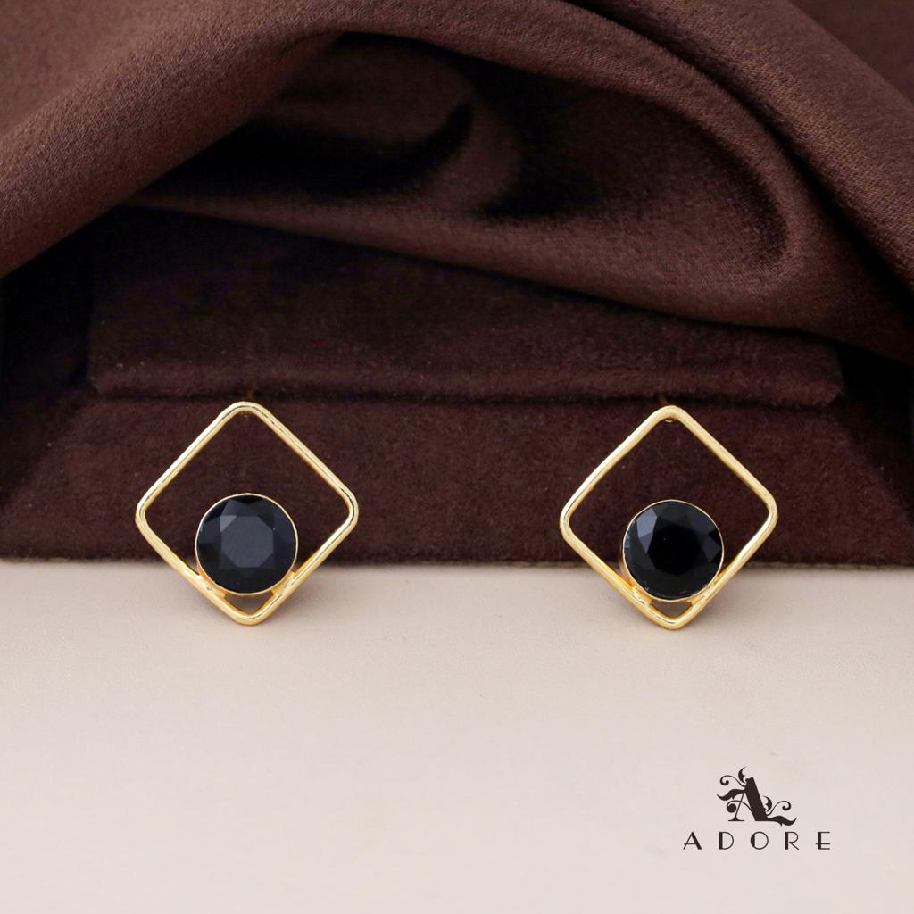Golden Diamond Round Glossy Stud