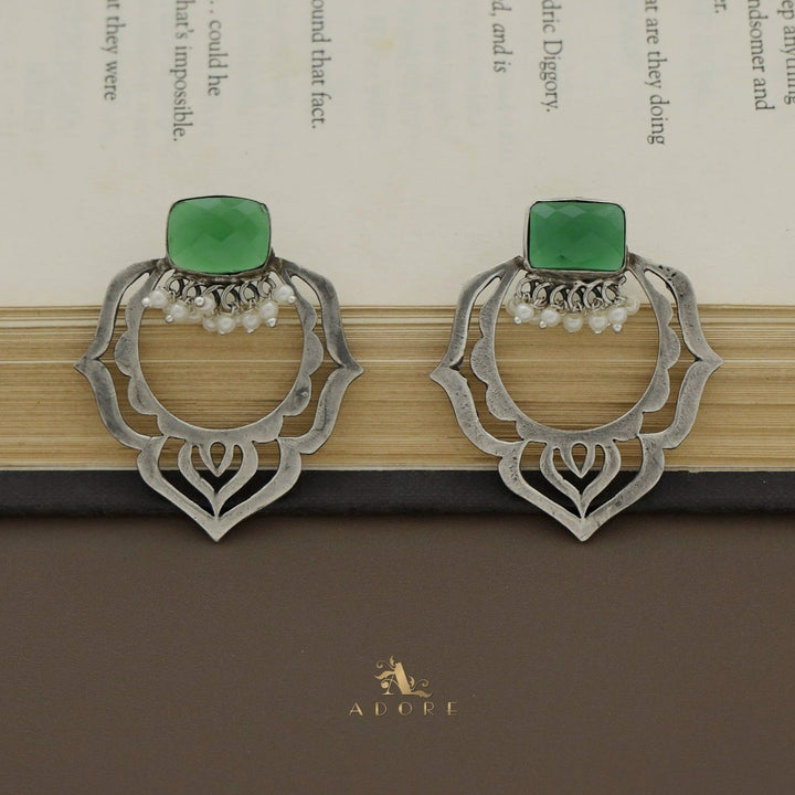 Antique Floranto Glossy Rectangle Pearl Earring