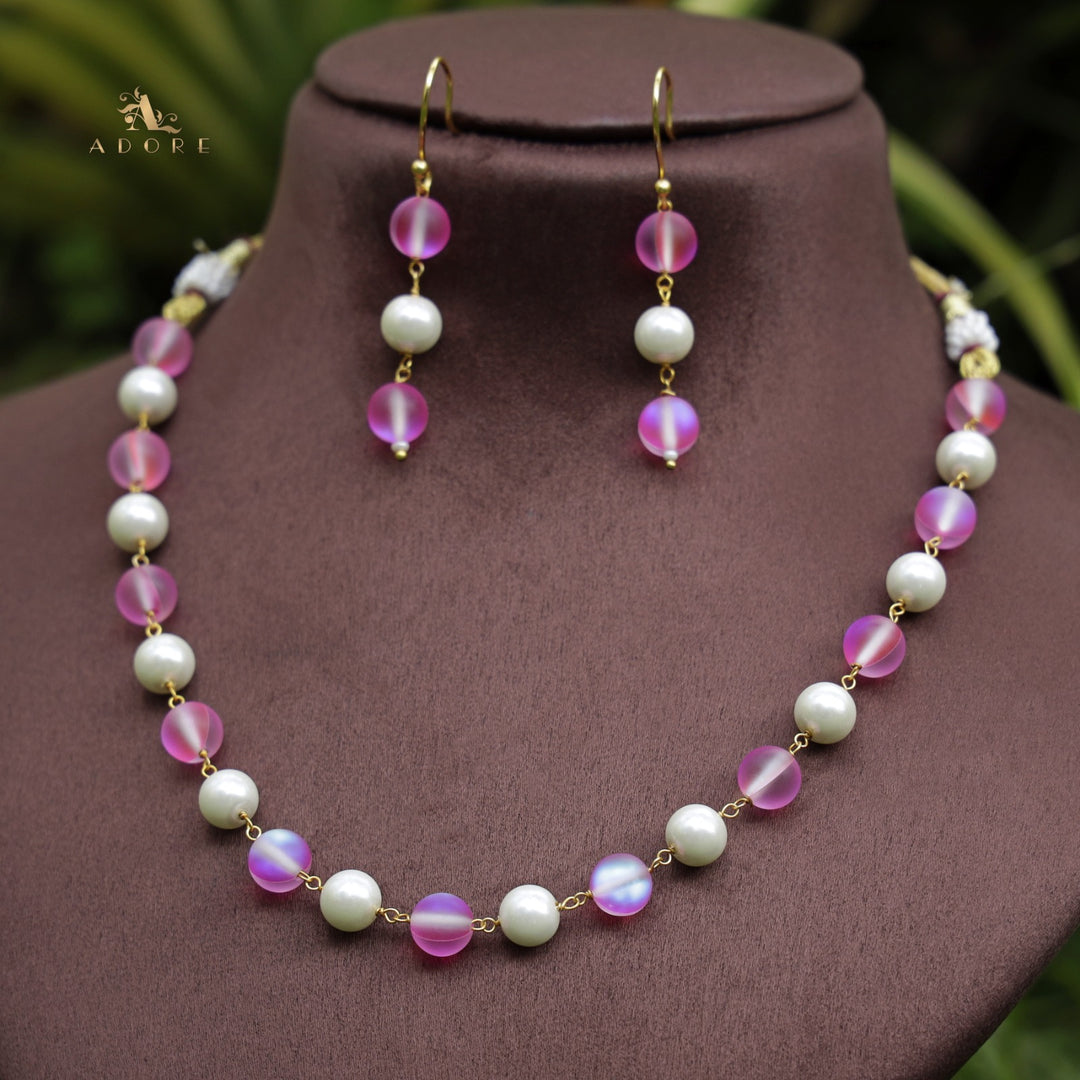 Sapphira Pearl Short Neckpiece With Drop