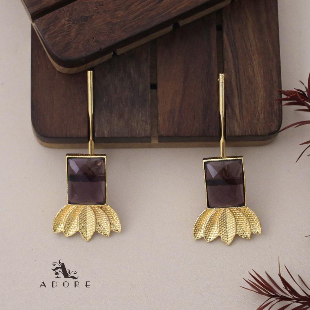 Glossy Rectangle Dotted Leafy Stick Earring