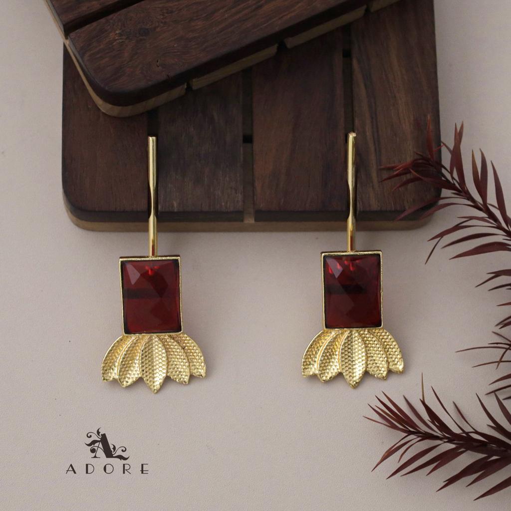Glossy Rectangle Dotted Leafy Stick Earring