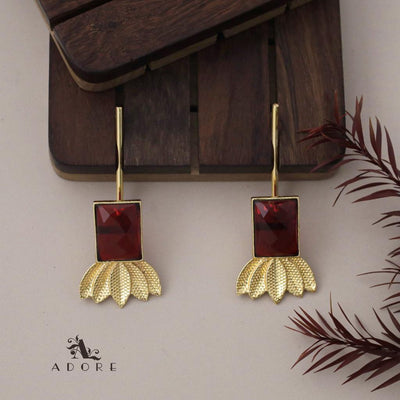 Glossy Rectangle Dotted Leafy Stick Earring