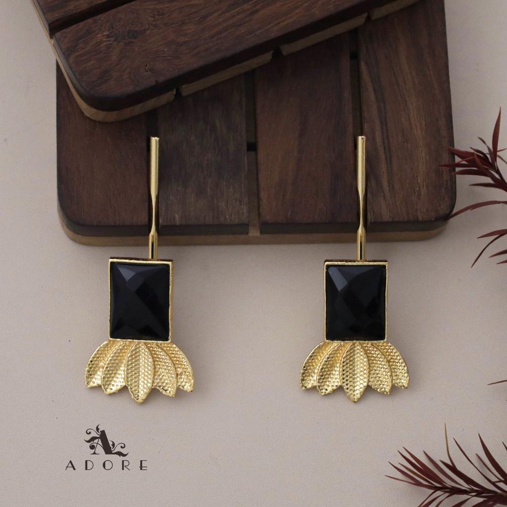 Glossy Rectangle Dotted Leafy Stick Earring