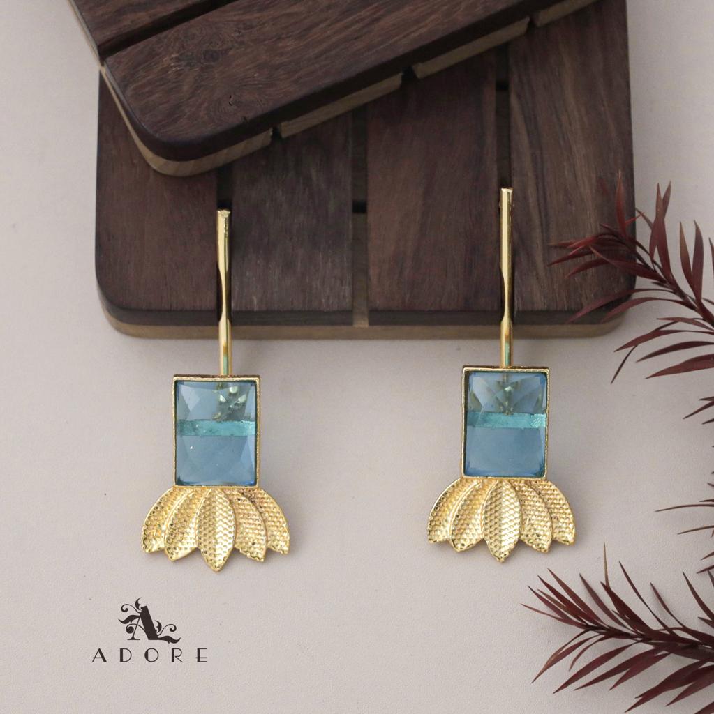 Glossy Rectangle Dotted Leafy Stick Earring