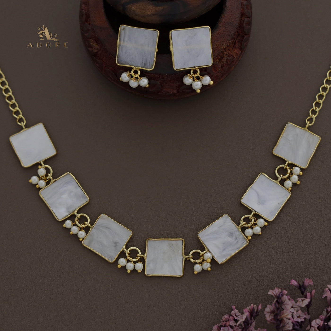 Palika Square MOP Choker / Short Neckpiece With Earring