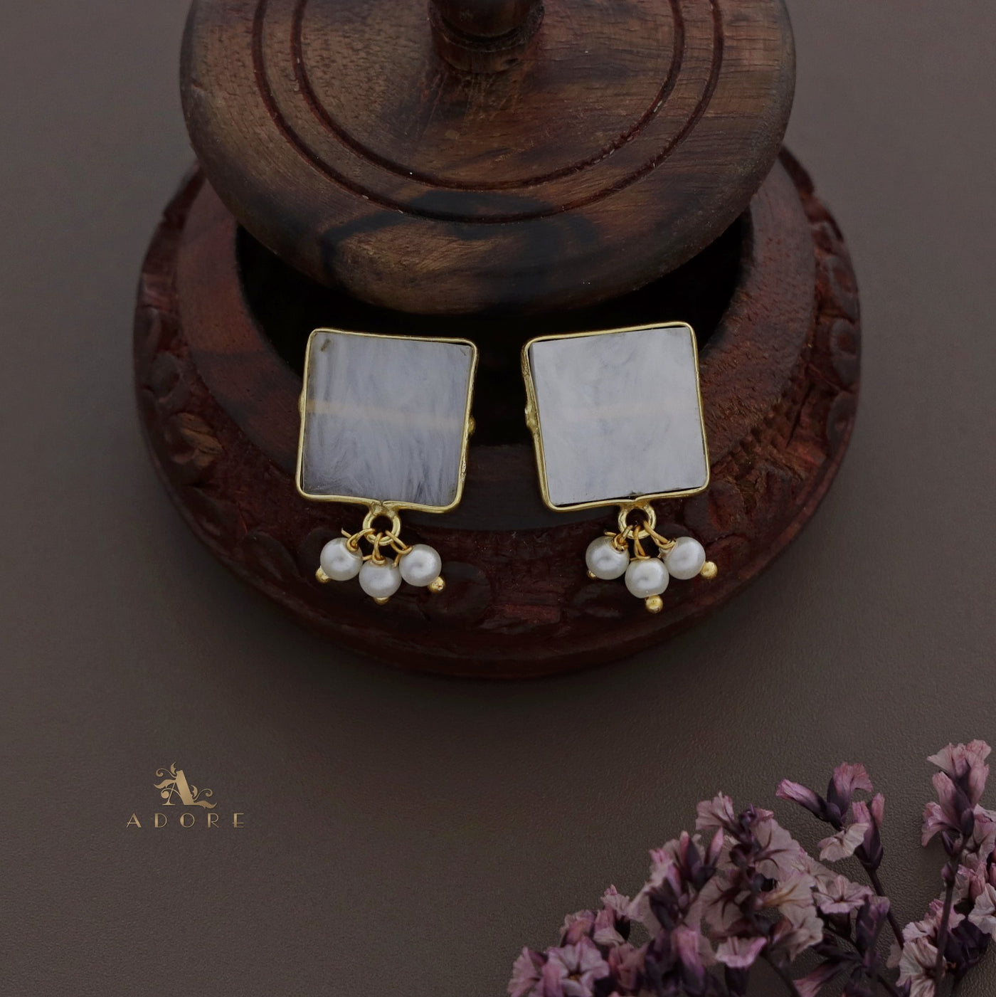 Palika Square MOP Choker / Short Neckpiece With Earring