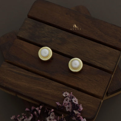 Pearl Eye Necklace With Stud