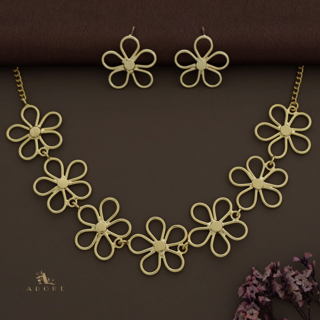 Enora Flower Short Neckpiece With Earring