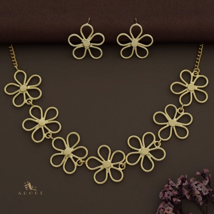 Enora Flower Short Neckpiece With Earring