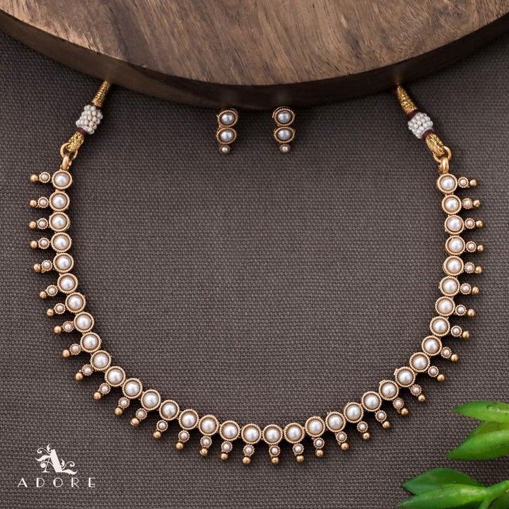 White Pearl Neckpiece with Earring