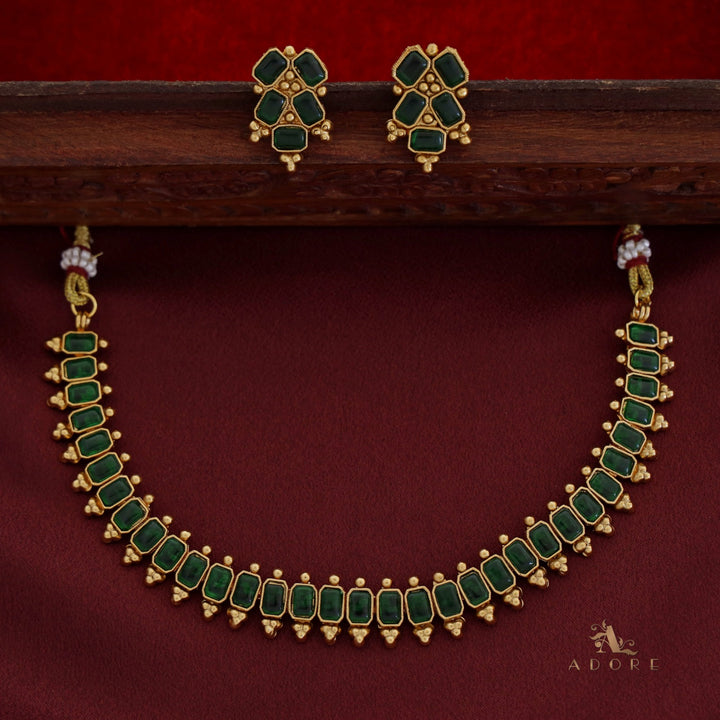 Suchithra Short Neckpiece With Earring