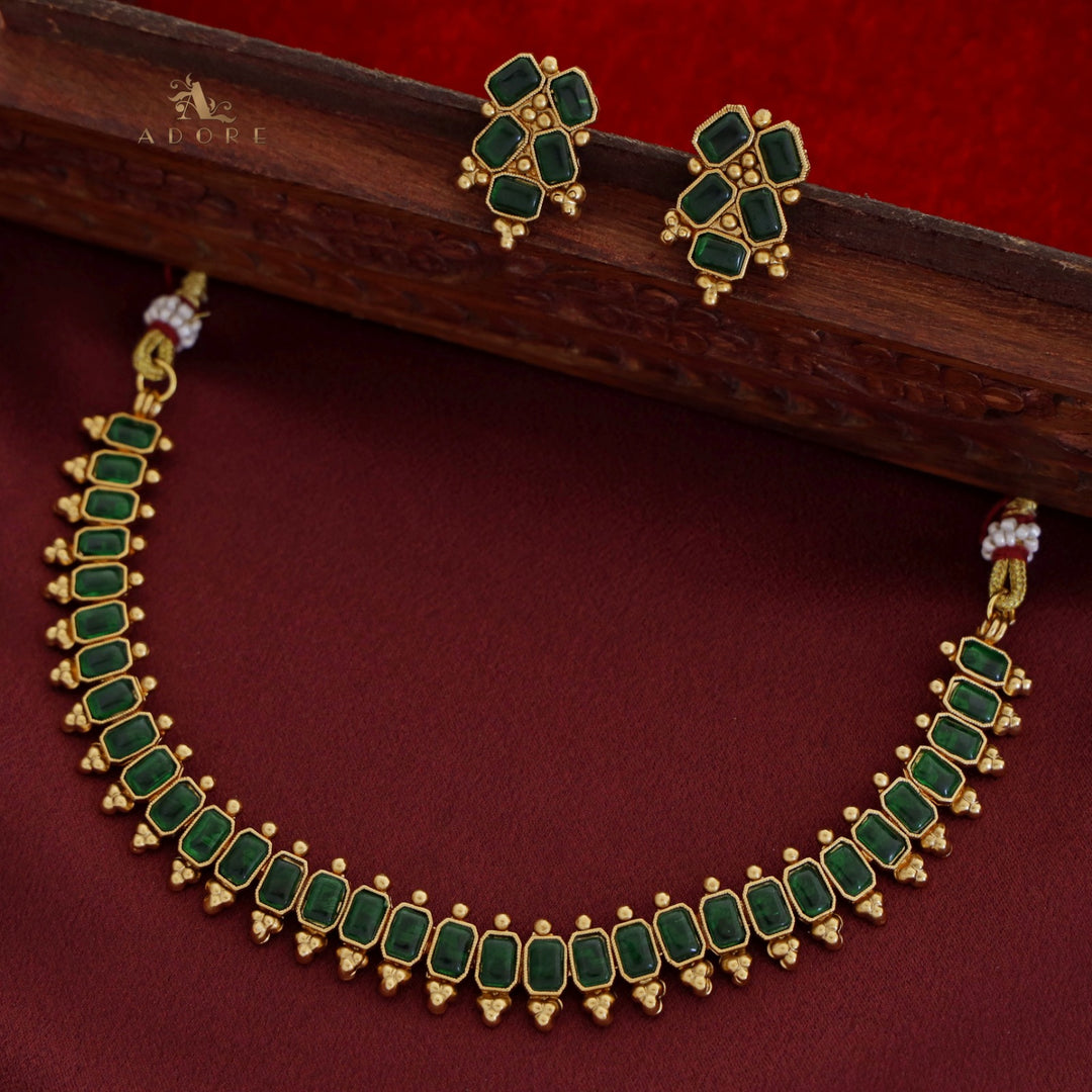 Suchithra Short Neckpiece With Earring