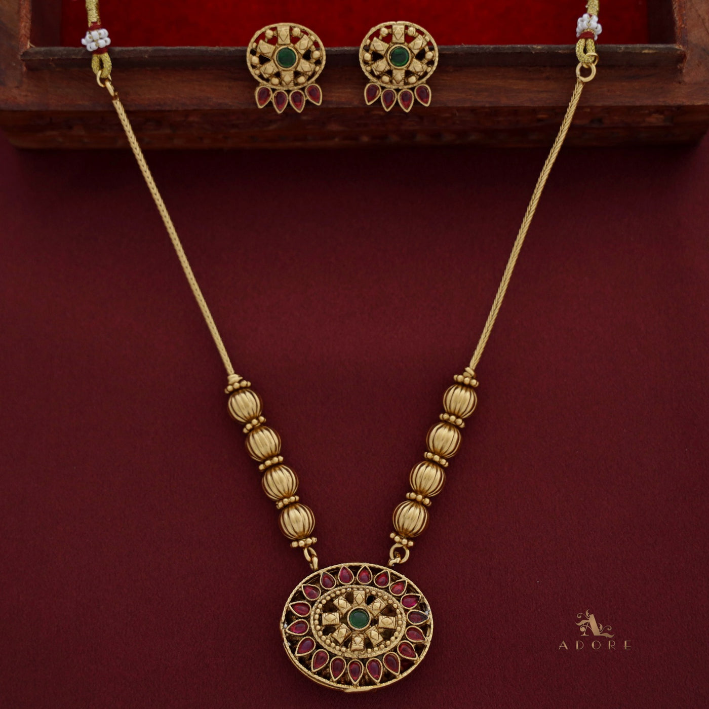 Sauravi Reversible Neckpiece With Earrings