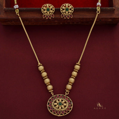 Sauravi Reversible Neckpiece With Earrings
