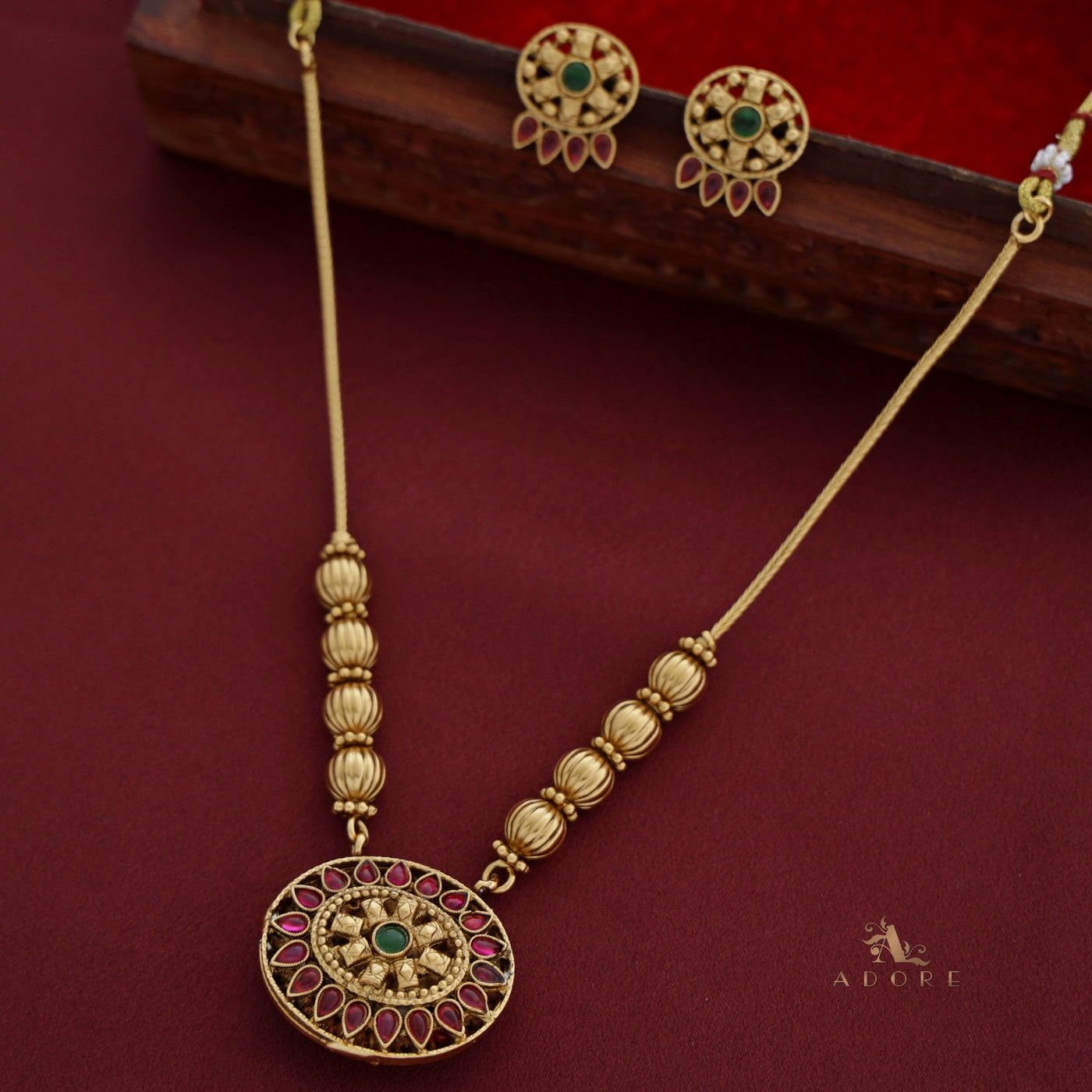 Sauravi Reversible Neckpiece With Earrings