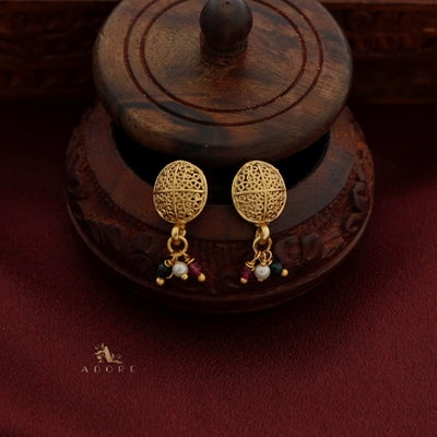 Yadvi Short Neckpiece / Choker With Earring