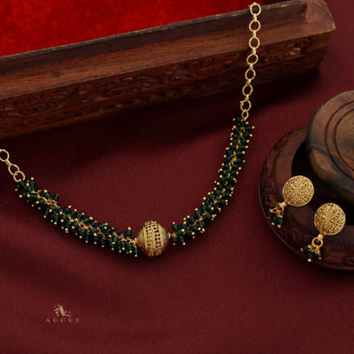 Yadvi Short Neckpiece / Choker With Earring