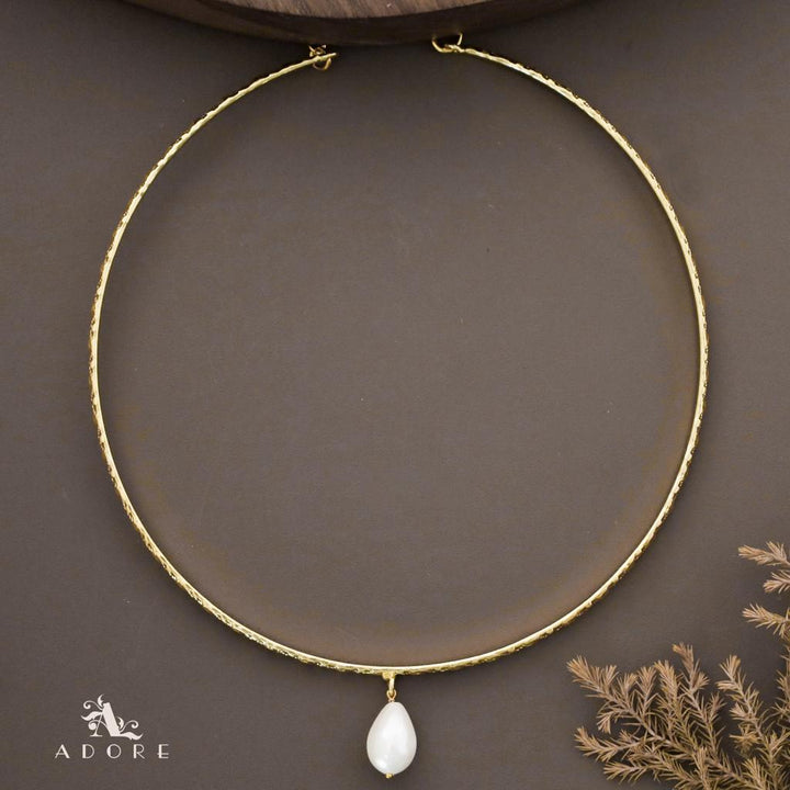 Golden Textured Spiro Neck Cuff