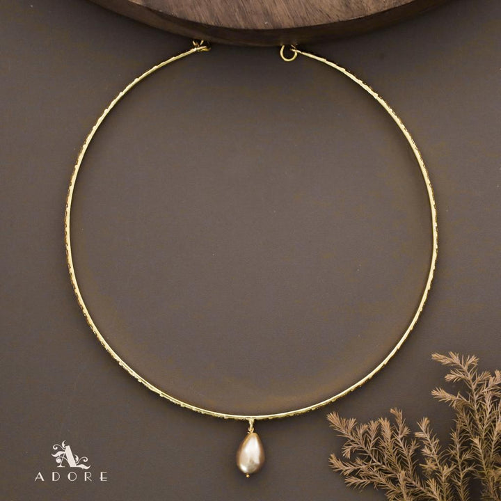 Golden Textured Spiro Neck Cuff