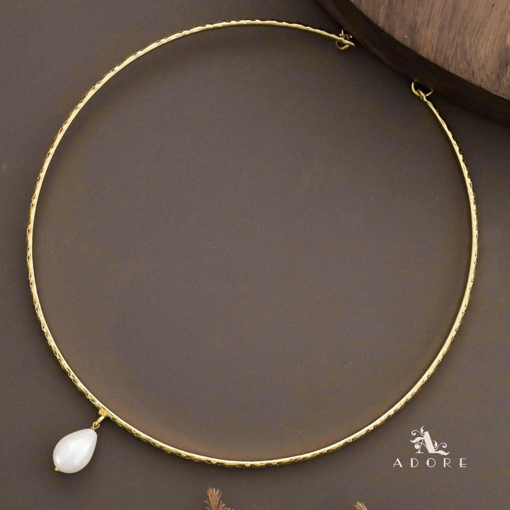 Golden Textured Spiro Neck Cuff