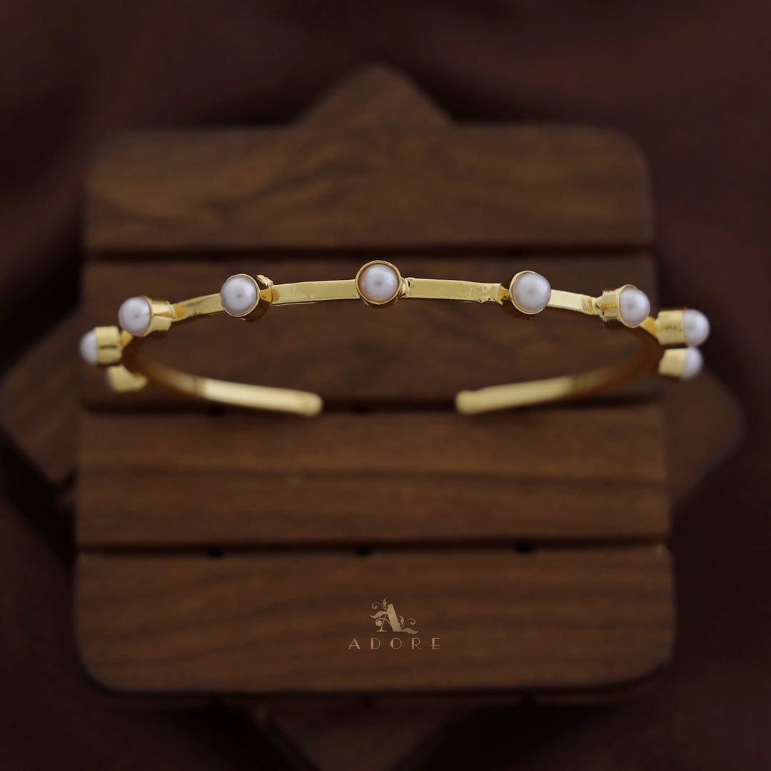 Golden Dotted Pearl Bangle