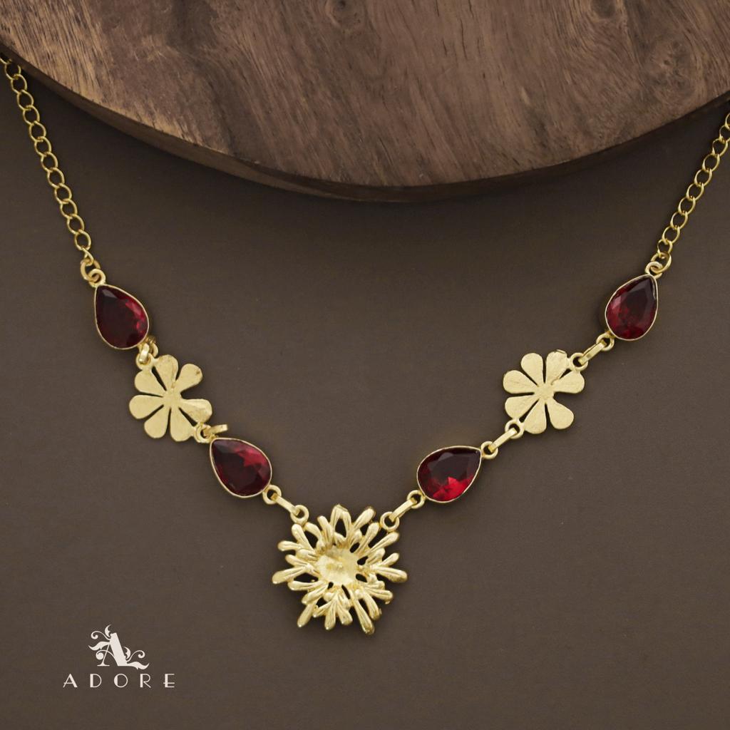 Marbia Glossy Drop Flower Neckpiece