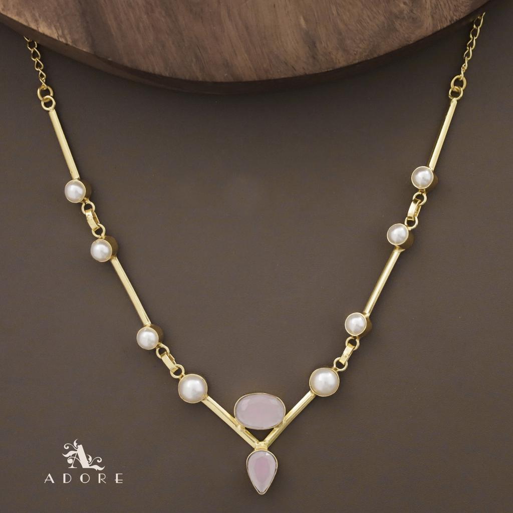 Glossy Oval And Drop Pearl Neckpiece