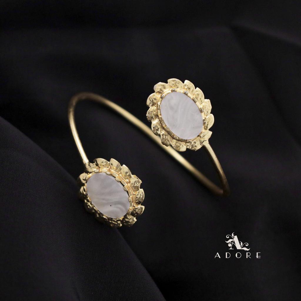 Cara Golden Claw Oval MOP Bangle