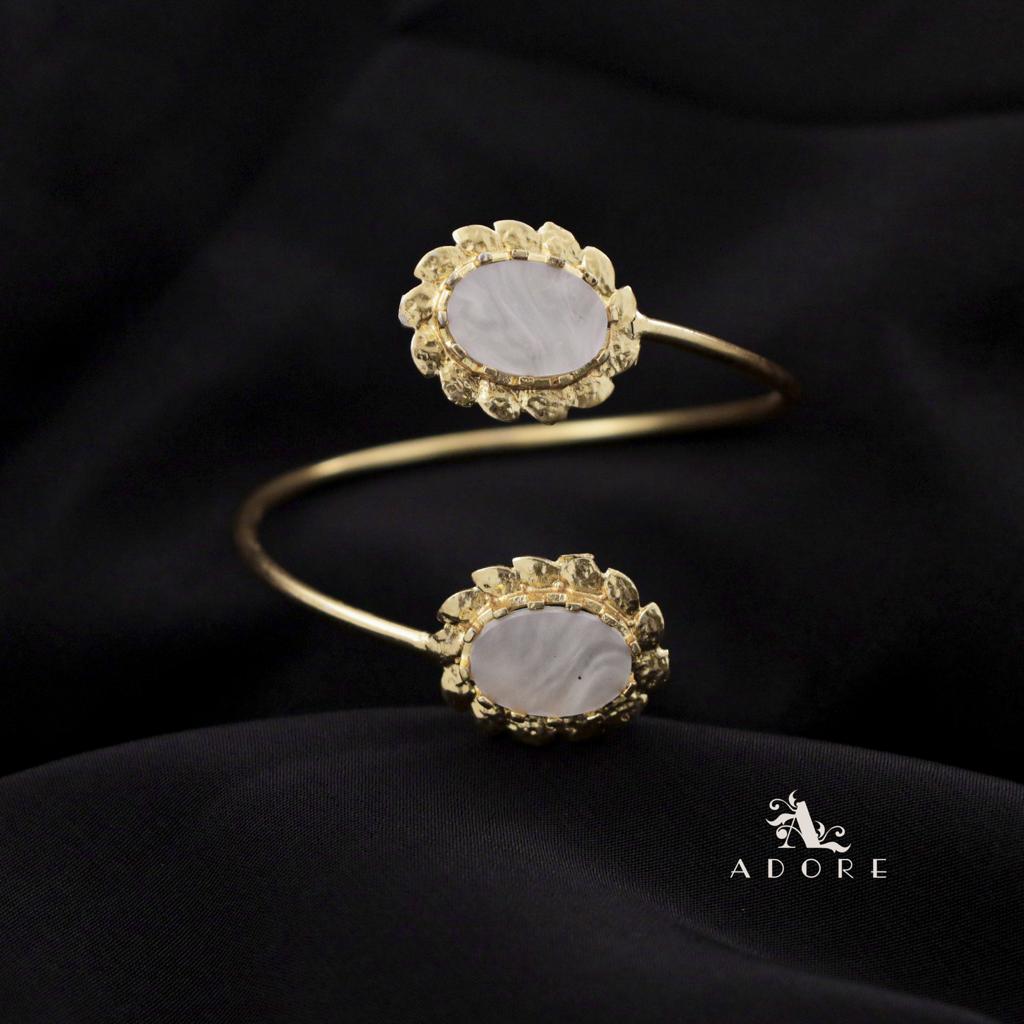 Cara Golden Claw Oval MOP Bangle